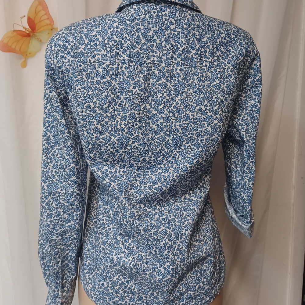 TOMMY HILFIGER SIZE M. Blue Floral wome.'s Shirt - Picture 5 of 12